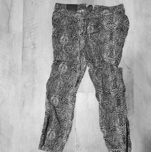 NWT Banana Republic snakeskin print ankle joggers